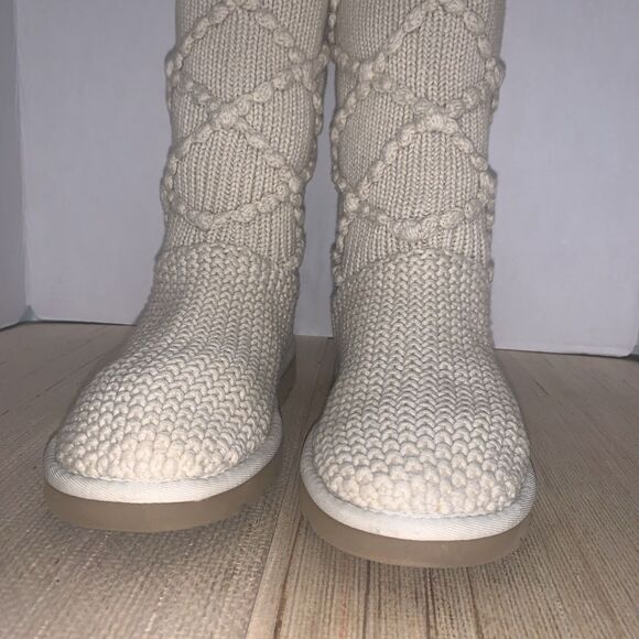 UGG 5879 Beige Textured Textile MidCalf Boots Sheepskin Lining Women’s Size 7 - Picture 9 of 13
